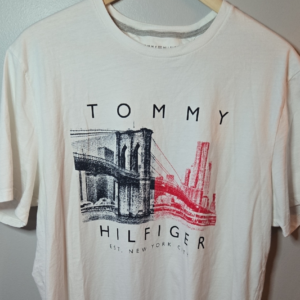 Tommy Hilfiger Men's XL White Cotton Tee with Red & Blue NYC Graphic